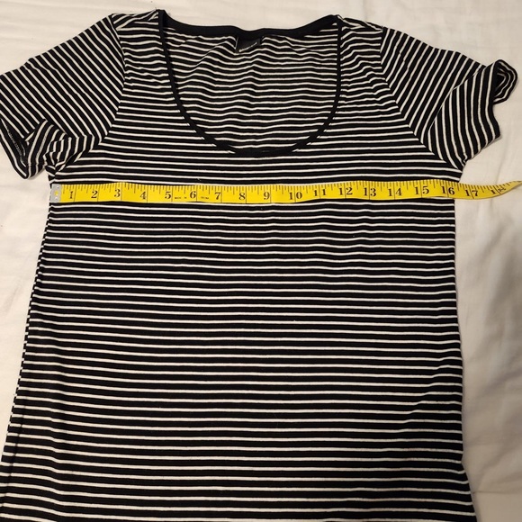 Black & White Striped Tee! - Picture 8 of 8